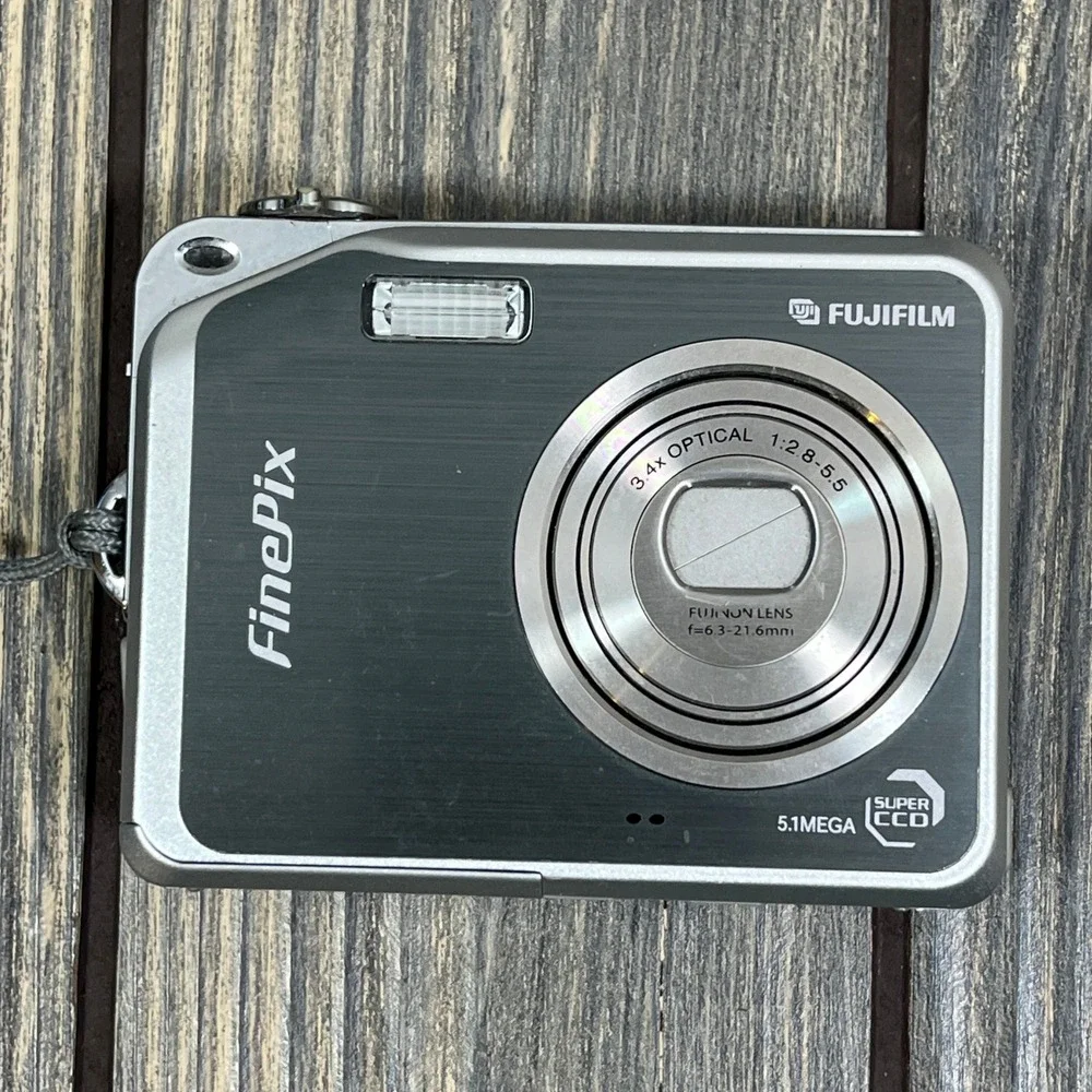 Fujifilm FinePix V10 Digital Camera Silver 5.1MP 3in LCD Retro Y2K